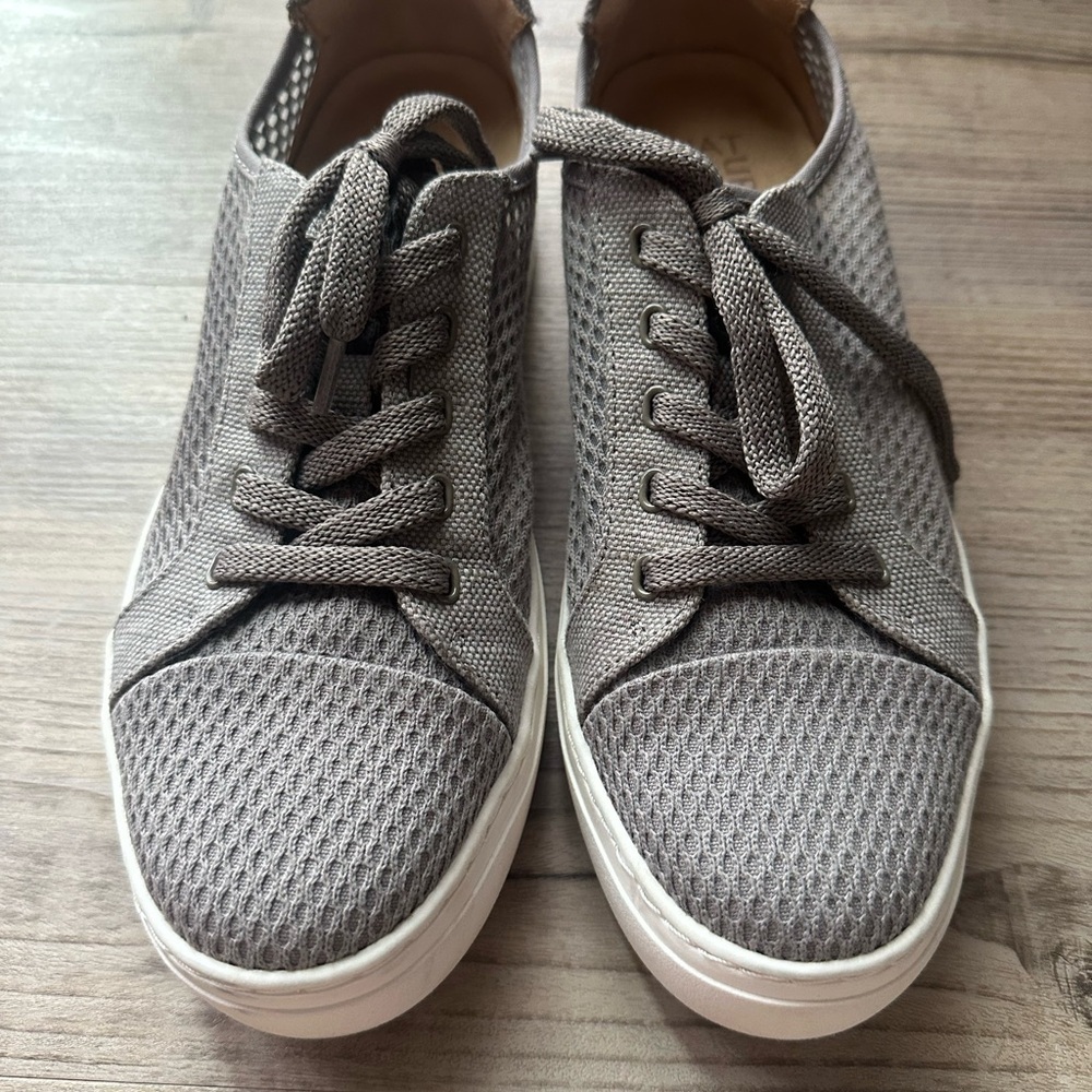 Casual neutralizer women’s mesh sneakers size 8.5 - Picture 2 of 3